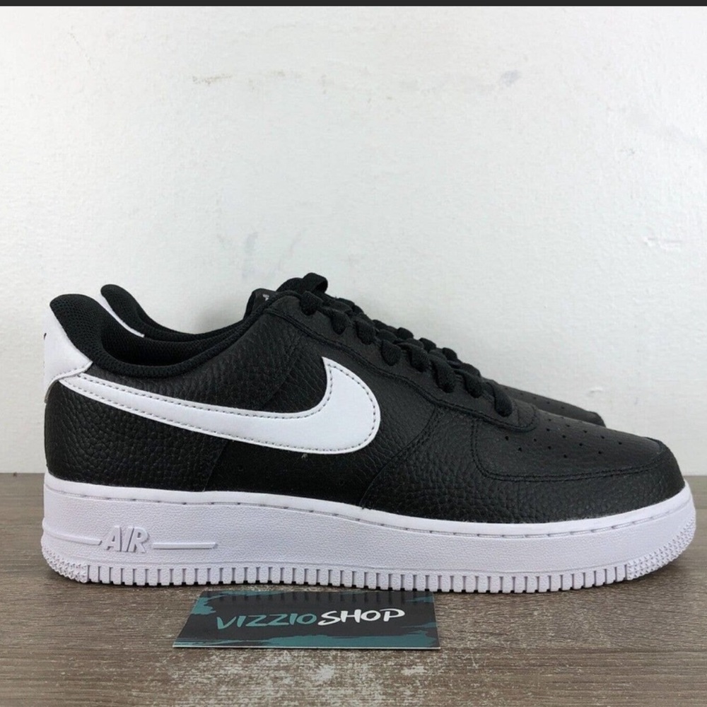 - Nike Air Force 1 Low '07 Black Pebbled Leather Men 7.5